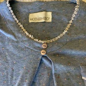 Motherhood Maternity nursing gown.